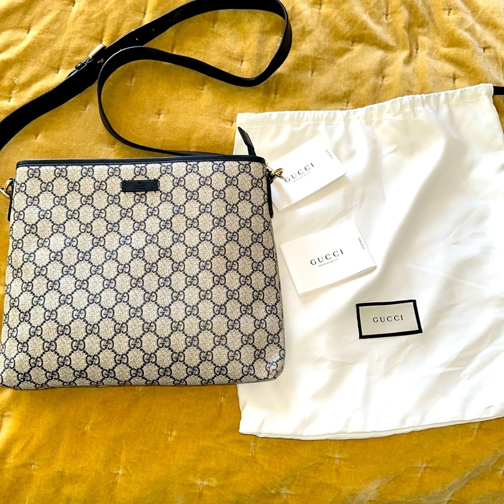 Gucci cross body medium Messenger bag